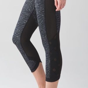 EUC lululemon var-city crops